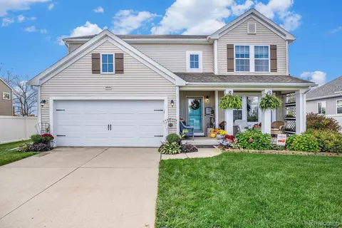 16031 Bedington Dr, Fenton, MI 48451