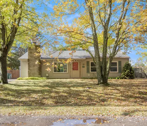 3900 Queensbury Rd, Orion, MI 48359