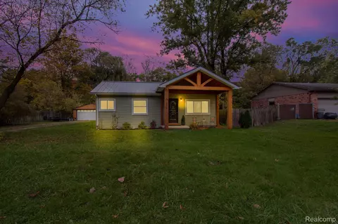 21630 Parker St, Farmington Hills, MI 48336