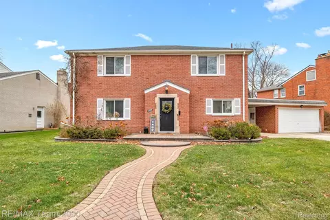 21737 Wildwood St, Dearborn, MI 48128