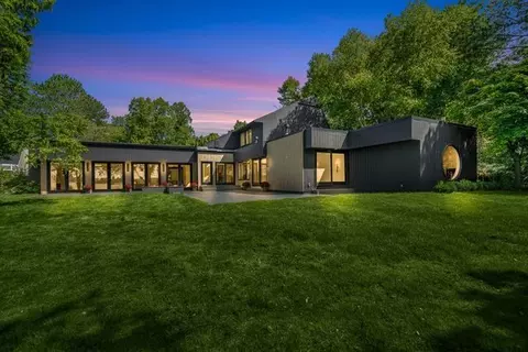 5280 Inkster Rd, Bloomfield Township, MI 48302