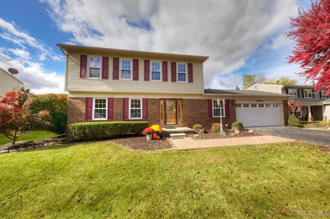 22583 Heatherwoode, Novi, MI 48375