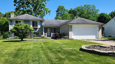 5257 Moceri Ln, Grand Blanc, MI 48439