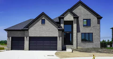 17089 Chianti Crt Ct, Macomb, MI 48042