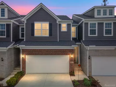 4974 Glenora Dr, Orion, MI 48359