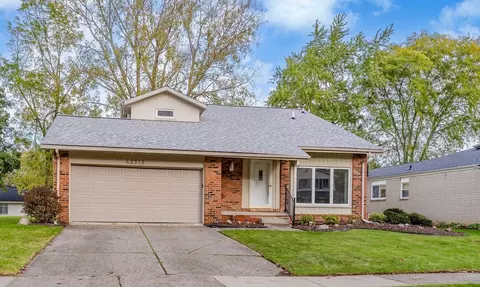 42518 Park Ridge Rd, Novi, MI 48375