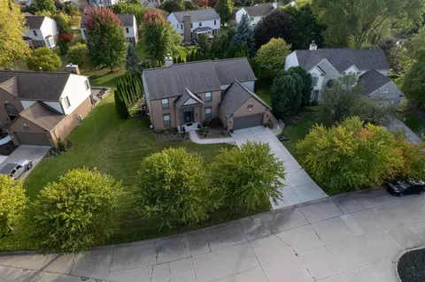1944 Bloomfield Oaks Dr, West Bloomfield, MI 48324