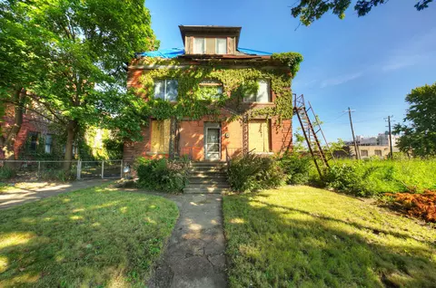 443 Edsel Ford Fwy E, Detroit, MI 48202