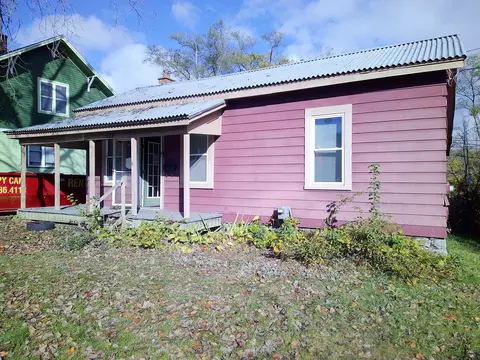 133 E Vienna St, Clio, MI 48420