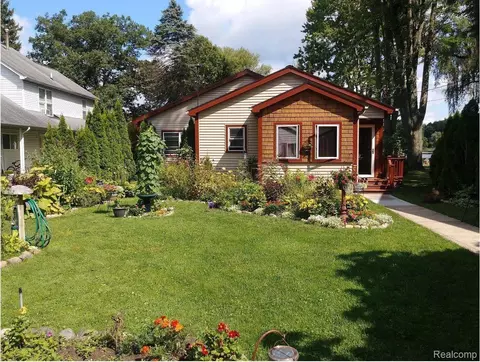 2332 North St, Milford, MI 48380