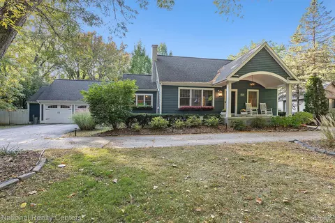 15421 Robinwood Dr, Plymouth, MI 48170