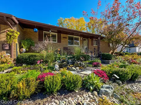 14058 Brookfield St, Livonia, MI 48154