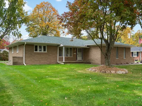 220 E Meldrum Cir, St. Clair, MI 48079