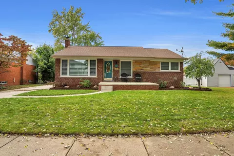 6821 Kinmore St, Dearborn Heights, MI 48127
