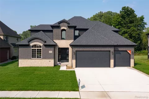 45595 Shoal Dr, Macomb, MI 48044