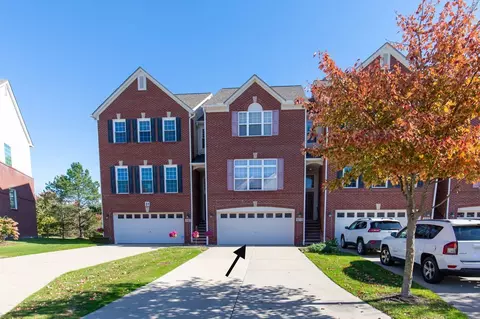 475 Cherry Orchard Rd, Canton, MI 48188