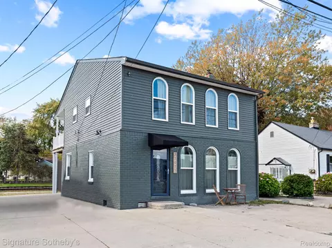 37977 Elmlane, Harrison, MI 48045