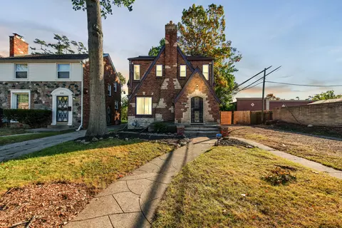 19130 San Juan Dr, Detroit, MI 48221