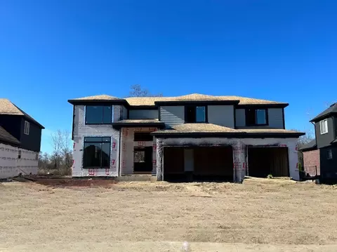 45623 Shoal Dr, Macomb, MI 48044