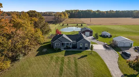 7898 Hough Rd, Almont, MI 48003