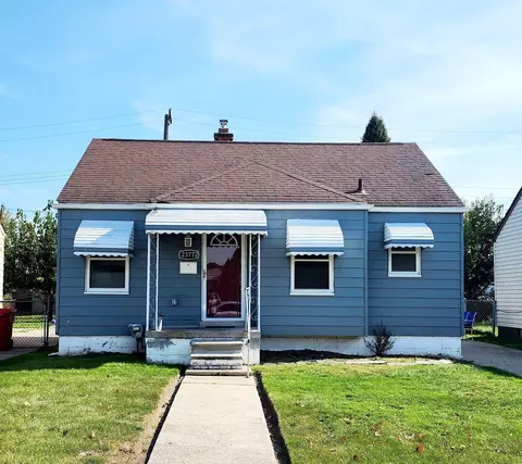 23772 Rosalind Ave, Eastpointe, MI 48021