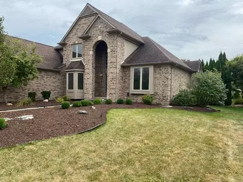 43602 Vintage Oaks Dr, Sterling Heights, MI 48314