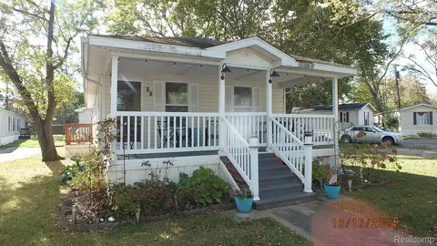 35 Saint Andrews, Bedford, MI 48182