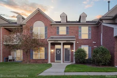 29712 Heritage Pkwy, Warren, MI 48092