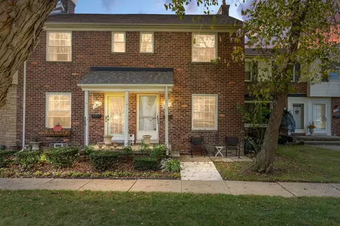 22919 Lakeshore Dr, Saint Clair Shores, MI 48080