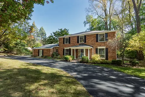 2728 Stoodleigh Dr, Rochester Hills, MI 48309