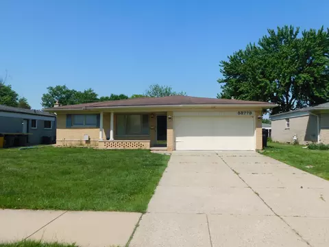 33773 Twickingham Dr, Sterling Heights, MI 48310