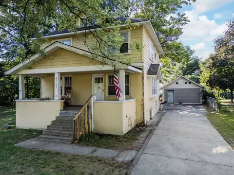 35105 Palmer Rd, Westland, MI 48186