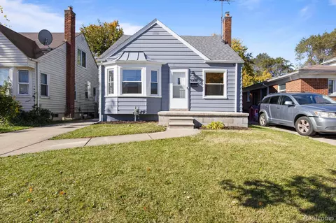 6403 Grandville Ave, Detroit, MI 48228