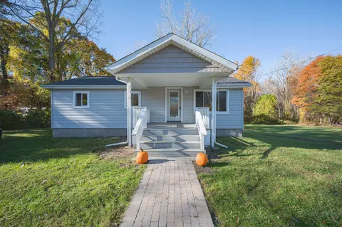 19810 Savage Rd, Belleville, MI 48111