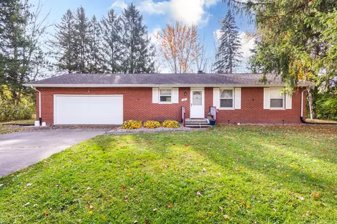 2822 Stanton Dr, Saginaw, MI 48601
