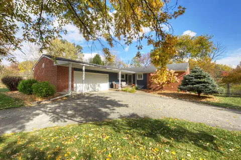 5714 Leland Dr, Northfield, MI 48105