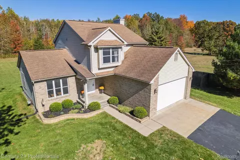 8000 Oakville Waltz Rd, Sumpter, MI 48111