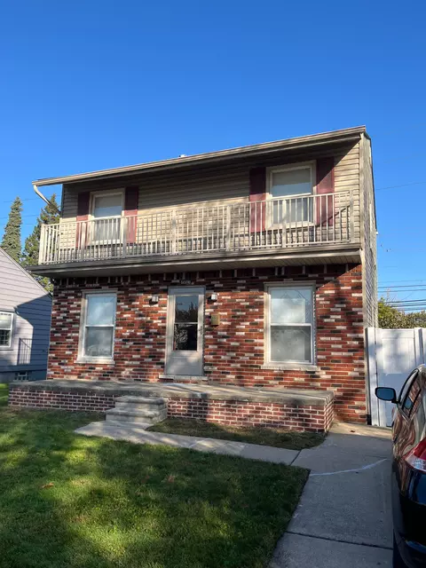 660 Saint Johns St, Wyandotte, MI 48192