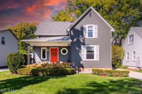 3172 Parker Dr, Royal Oak, MI 48073