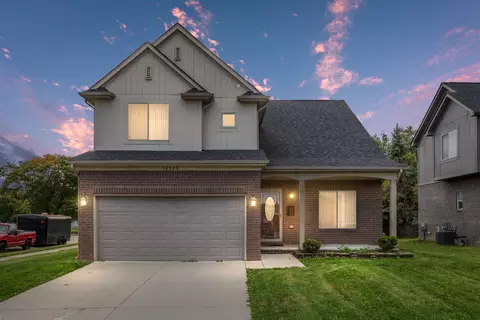 16540 Dort St, Roseville, MI 48066