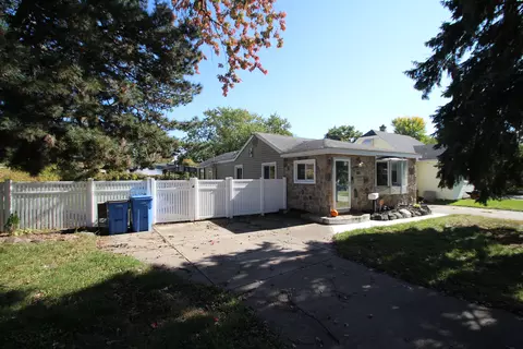 8320 Robindale Ave, Dearborn Heights, MI 48127