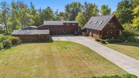 6143 Monrovia Dr, Waterford, MI 48329