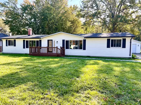 26740 Alray St, Chesterfield, MI 48051