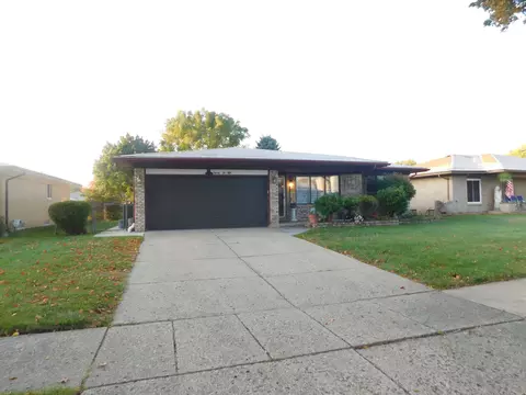 2250 Nadine Dr, Sterling Heights, MI 48310