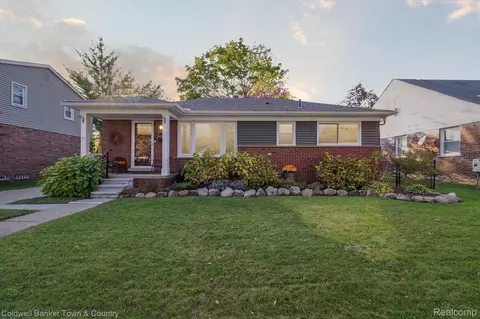 245 N Holbrook St, Plymouth, MI 48170