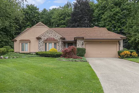 30315 Castleford Crt Ct, Farmington Hills, MI 48331