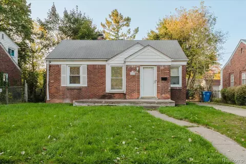 26518 N River Park Dr, Inkster, MI 48141