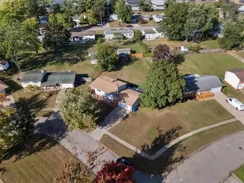 1339 Nancywood, Waterford, MI 48327