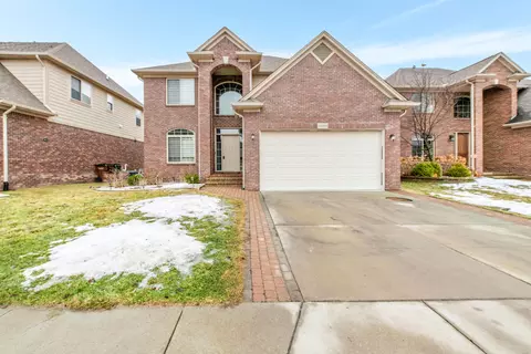 14868 Big Lake Dr, Utica, MI 48315