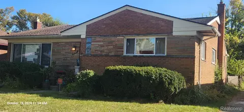 23520 Wildwood St, Oak Park, MI 48237